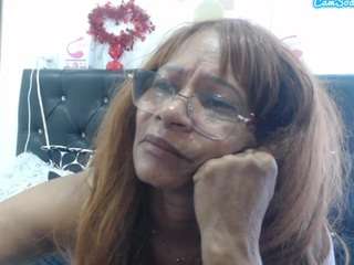 bustyxmilf