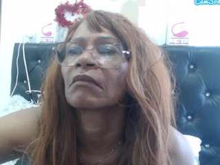 bustyxmilf