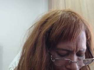 bustyxmilf