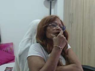 bustyxmilf