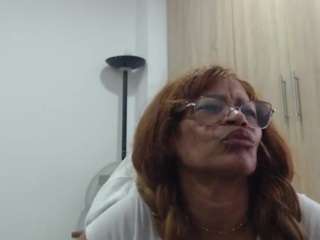 bustyxmilf
