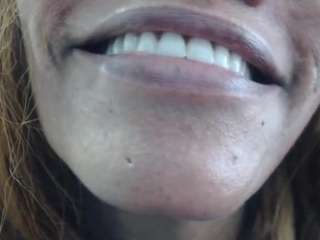 BustyXMilf live cam preview