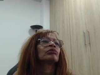 bustyxmilf