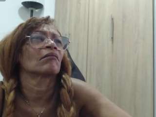 BustyXMilf live cam preview