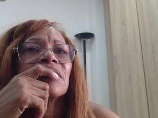 bustyxmilf