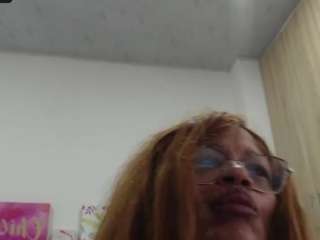 bustyxmilf