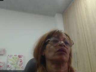 bustyxmilf