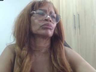 BustyXMilf live cam preview