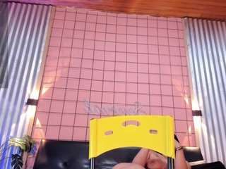 mensia-hernandez webcam model