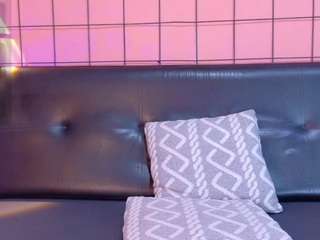 mensia-hernandez webcam