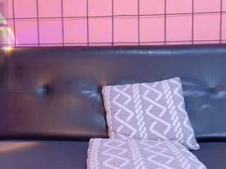 mensia-hernandez webcam