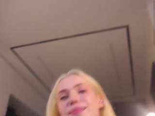 Este modelo está ao vivo agora. bonniehenley