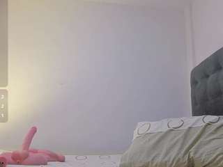 DalayMoore live cam preview