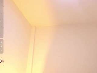 DalayMoore live cam preview