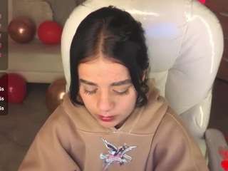 niicole-fox2's CamSoda show and profile