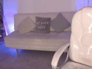 niicole-fox2's CamSoda show and profile