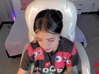 Niicole-Fox2's Live Sex Cam Show