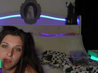 Leahgotti's cam show statistics and live stream