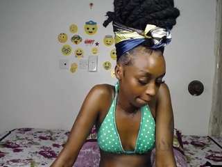 emilyvella webcam model