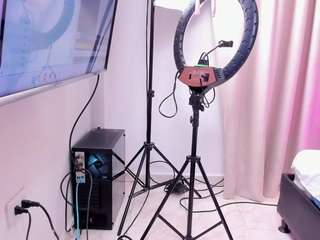 samanthaagil's CamSoda show and profile