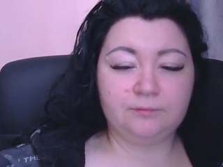 medjik-lool's CamSoda show and profile