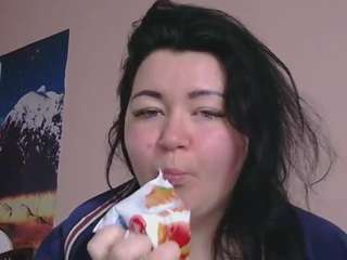 medjik-lool's CamSoda show and profile