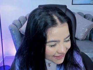 laylaa-breezee Live Webcam on CamSoda