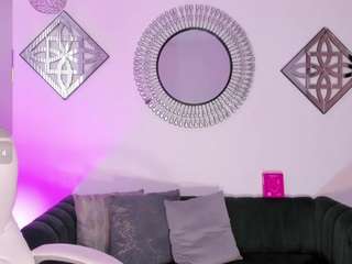 laylaa-breezee Live Webcam on CamSoda