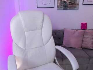 laylaa-breezee, female webcam model,  years old, on live webcam