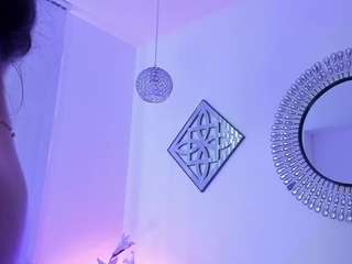 laylaa-breezee Live Webcam on CamSoda