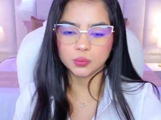 Mẫu này đang trực tiếp. laylaa-breezee