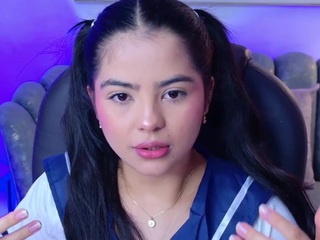 Model ini sedang live sekarang. laylaa-breezee
