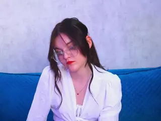 udelabirchfield's Live Sex Cam Show