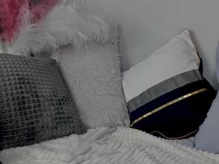cloverbancroft Live Webcam on CamSoda