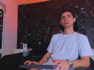 LiiamHudson's Live Sex Cam Show