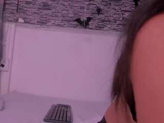 tiana-glowxxx Live Webcam on CamSoda