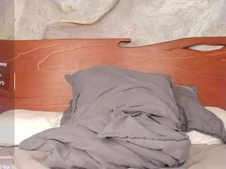 Live webcam model alison-mooon on Soda Cams