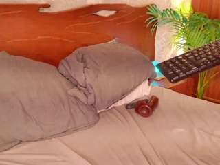 alison-mooon Live Webcam on CamSoda