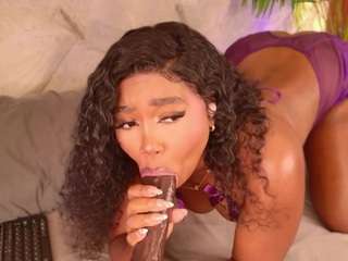 alison-mooon from CamSoda