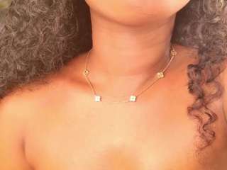 alison-mooon Live Webcam on CamSoda