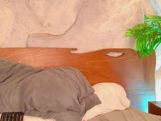 alison-mooon live cam profile