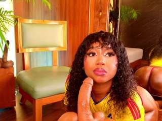 Live cam show with Alison Moon