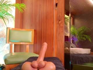 Live cam show with Alison Moon