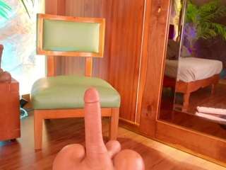 Alison Moon live webcam show