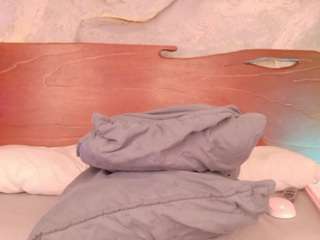 Alison Moon live webcam show