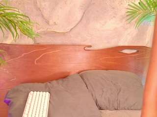 le modèle alison-mooon est en webcam porno dans un show sur le site camsoda, il possède les tags suivants: bedroom,no drinking,young adult,toys,thong,thick,teen 18,tease,tattoos,spank,shaved pussy,sexy,ride torso,bikini,oil,no smoking,orgasm,natural,deepthroat,brown eyes