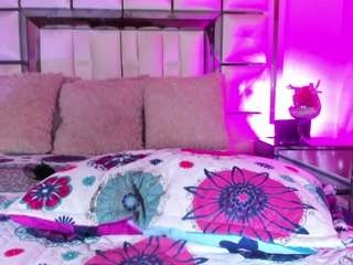 emili-clark webcam