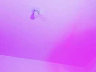 emili-clark live webcam show