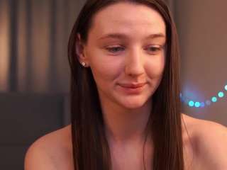 erlenebeese's CamSoda show and profile