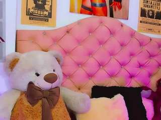 ladynoah Drinking live webcam